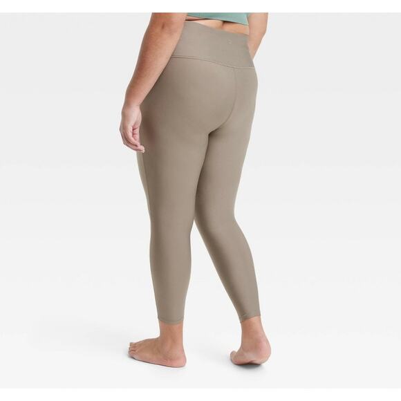 NWT - Ladies All in Motion Effortless Support High-Rise 7/8 Leggings - XL - Picture 4 of 4